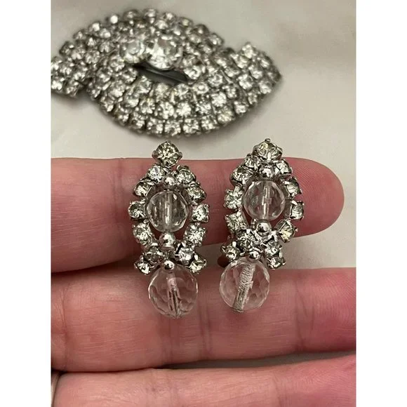 Vintage Rhinestone Encrusted Brooch and 2 Pairs Rhinestone/Bead Clip-on Earrings - Picture 10 of 12
